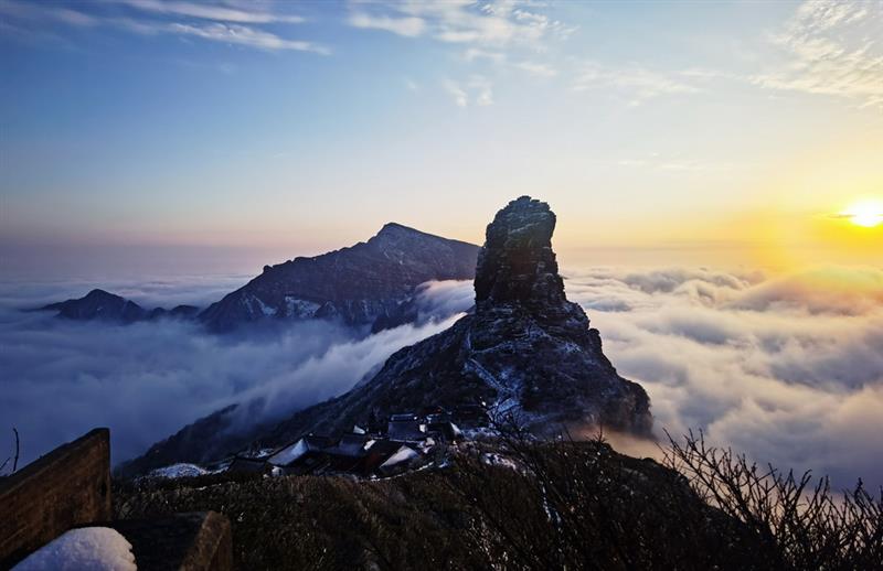  1月17日在貴州銅仁梵凈山拍攝的夕陽云海景觀。