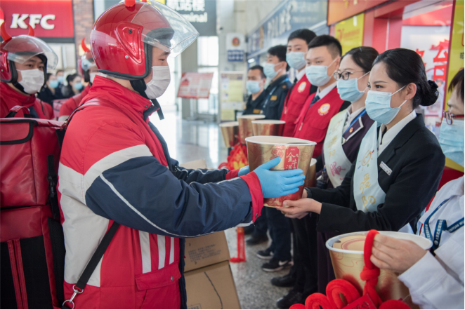 肯德基紅騎士，把“新春如意”送給城市堅守者