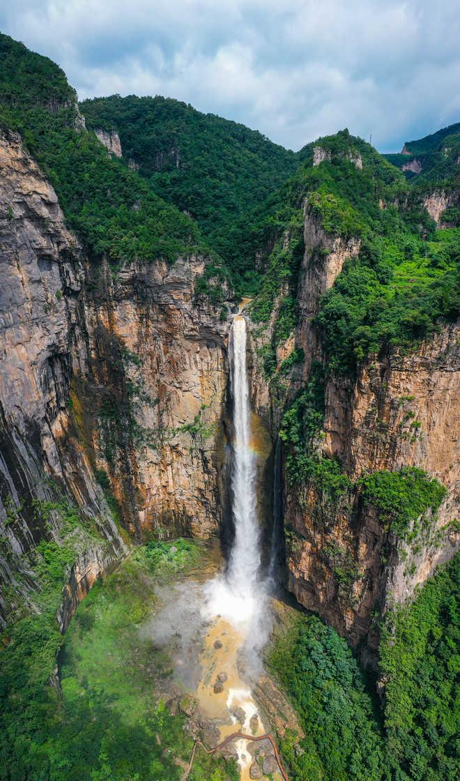 氣勢(shì)磅礴！“華夏第一高瀑”迎來(lái)最大水量