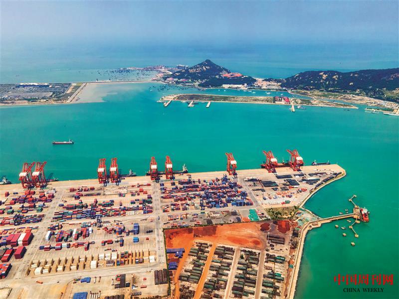 攝圖網(wǎng)_501758303_連云港海港碼頭運(yùn)輸物流（企業(yè)商用）.jpg
