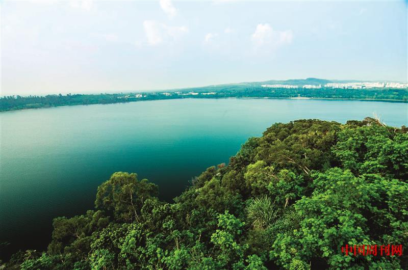 湛江湖光巖湖景.jpg 湛江湖光巖湖景.jpg