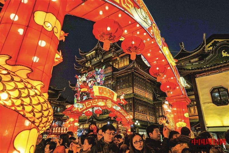 攝圖網(wǎng)_500820604_春節(jié)的上海城隍廟廟會(huì)張燈結(jié)彩(企業(yè)商用) (2).jpg 攝圖網(wǎng)_500820604_春節(jié)的上海城隍廟廟會(huì)張燈結(jié)彩(企業(yè)商用) (2).jpg