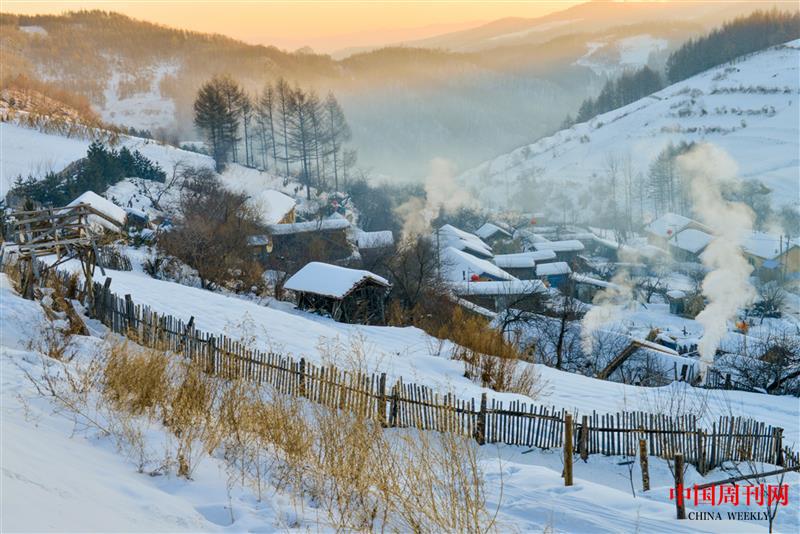 吉林松嶺雪村之晨.jpg 吉林松嶺雪村之晨.jpg