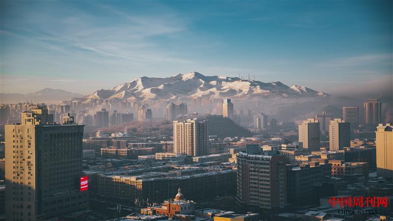 攝圖網(wǎng)_501601216_新疆烏魯木齊市清晨城市日出風(fēng)景圖（企業(yè)商用）.jpg